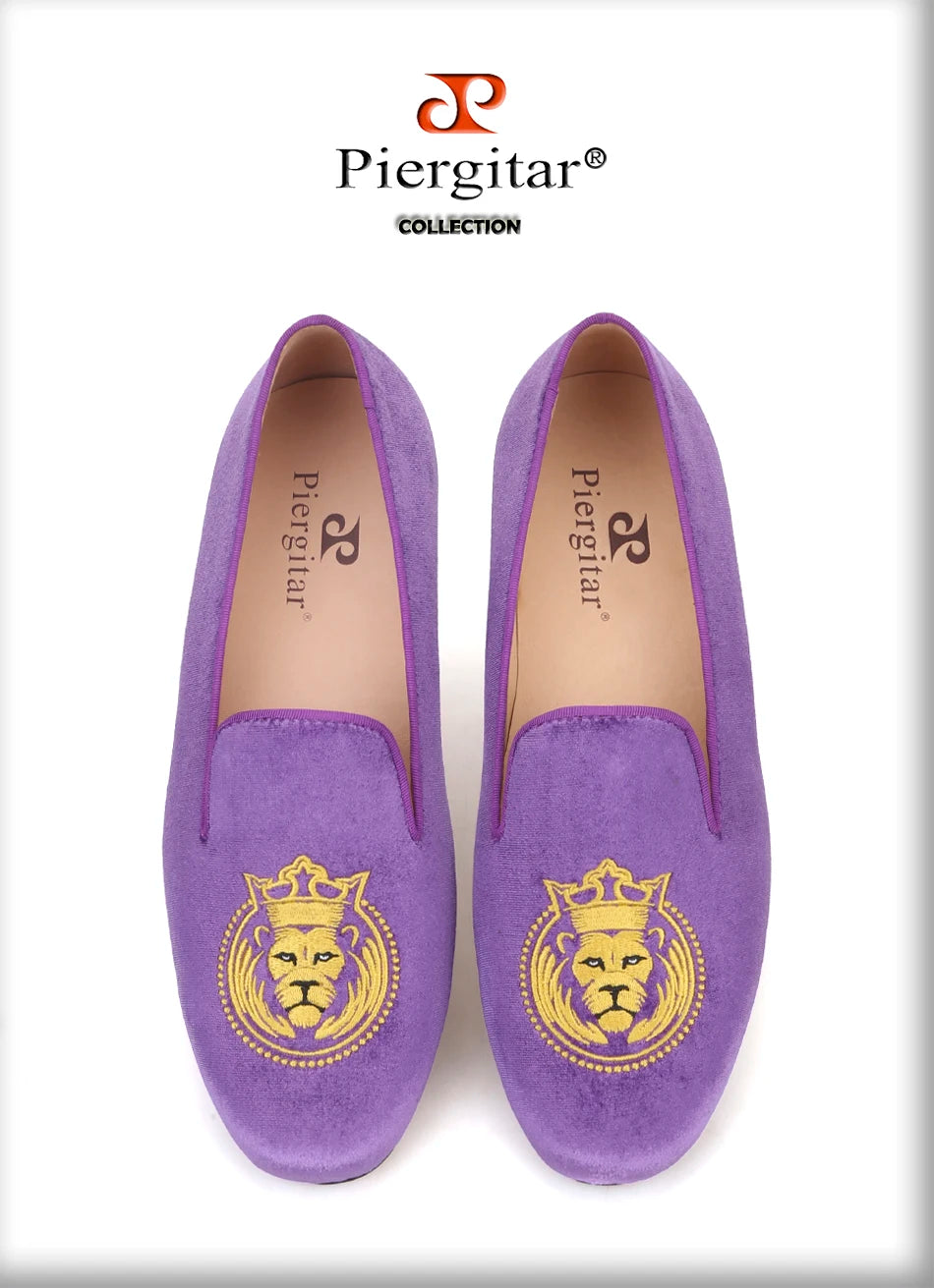 Piergitar handmade lion embroidery men velvet shoes purple color men's moccasins for party and prom men loafers leather insole