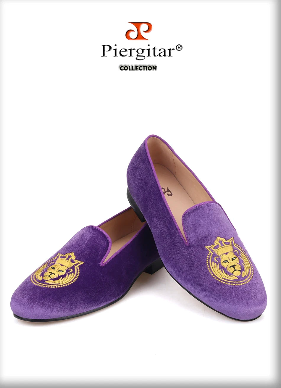 Piergitar handmade lion embroidery men velvet shoes purple color men's moccasins for party and prom men loafers leather insole