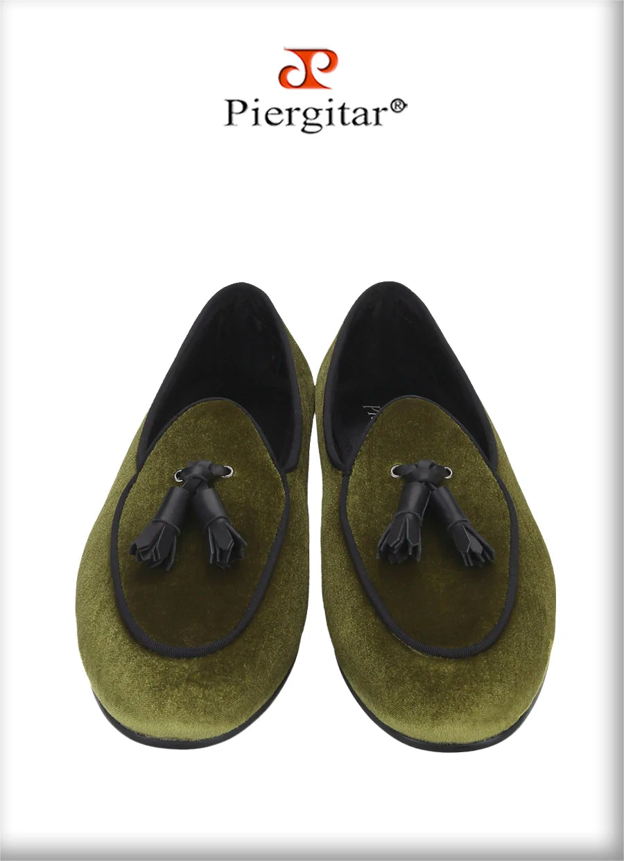 Piergitar Two Colors Top Quality Velvet Men's Loafers British Classic Style Handmade Tassels Slippers For Party And Banquet