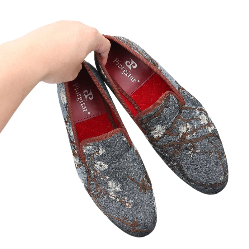 Piergitar Chinese Style Plum Blossom Print Fabric Silppers Loafers Handmade Slip-On Moccasins Plus Size Men's Casual Shoes