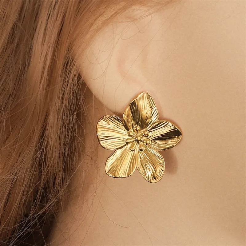 New Stylish Vintage Flower Stud Earrings