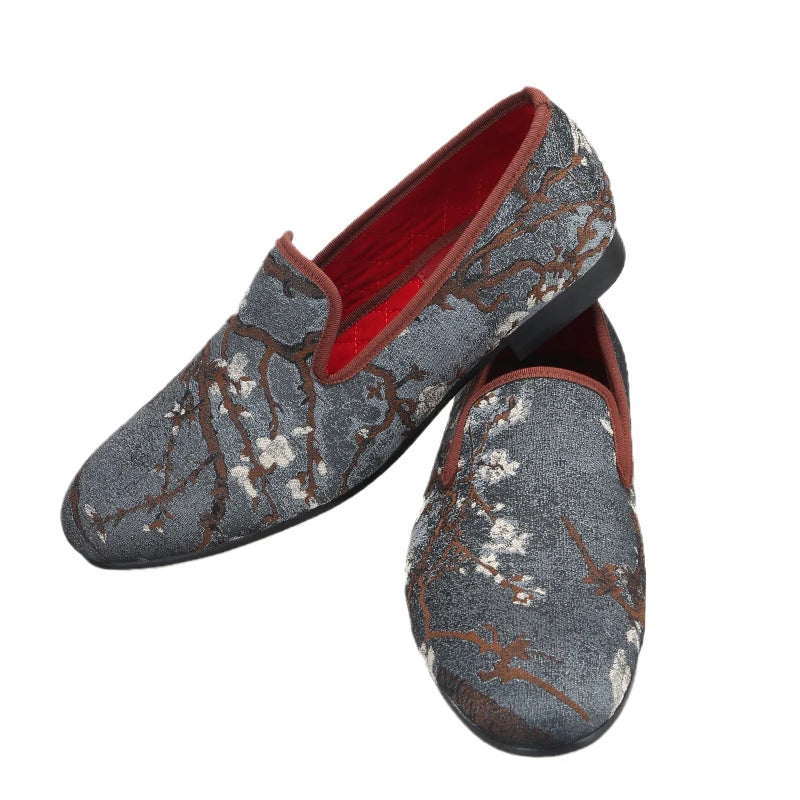 Piergitar Chinese Style Plum Blossom Print Fabric Silppers Loafers Handmade Slip-On Moccasins Plus Size Men's Casual Shoes